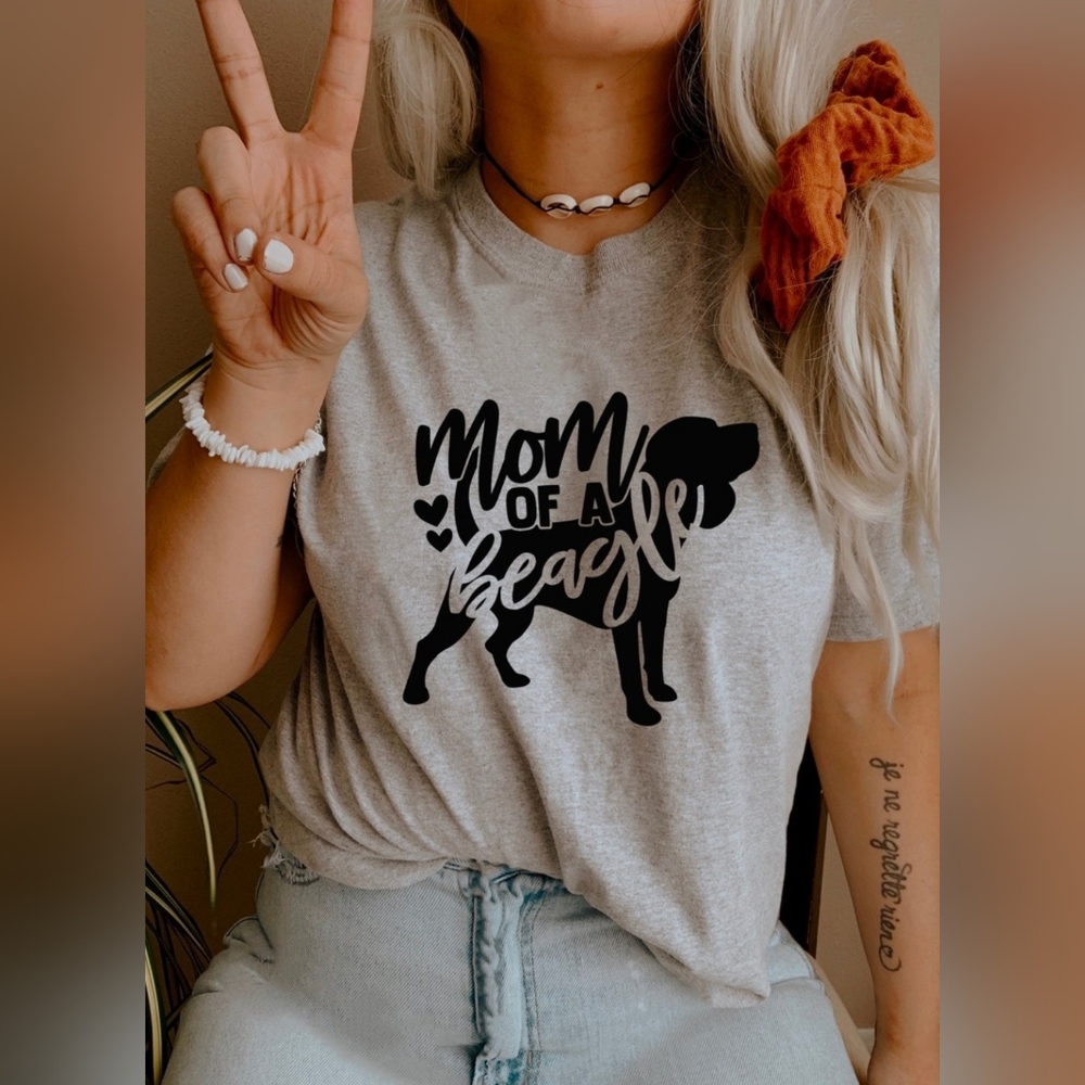 Mom of a Beagle Shirt, Dog Mom Gift, Dog Mama Shirt, Beagle Dog Shirt